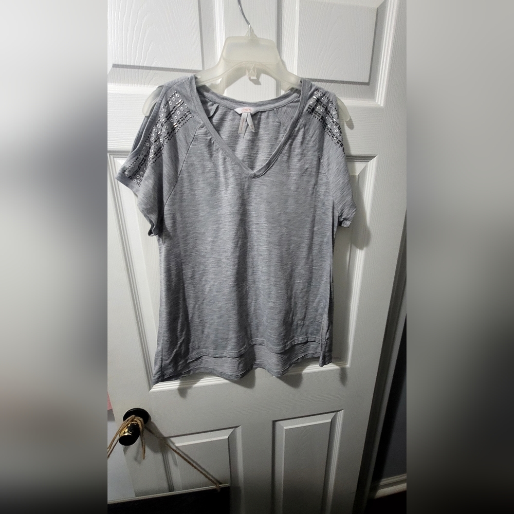 Gray top